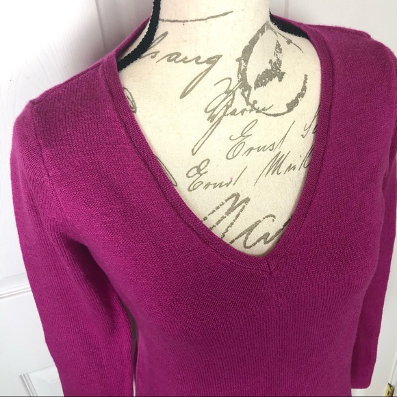 Old Navy Magenta Pink V-neck Sweater - Picture 2 of 8